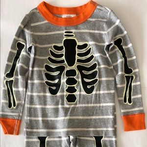 SOLD Hanna Andersson Skeleton Glow In Dark Pajamas